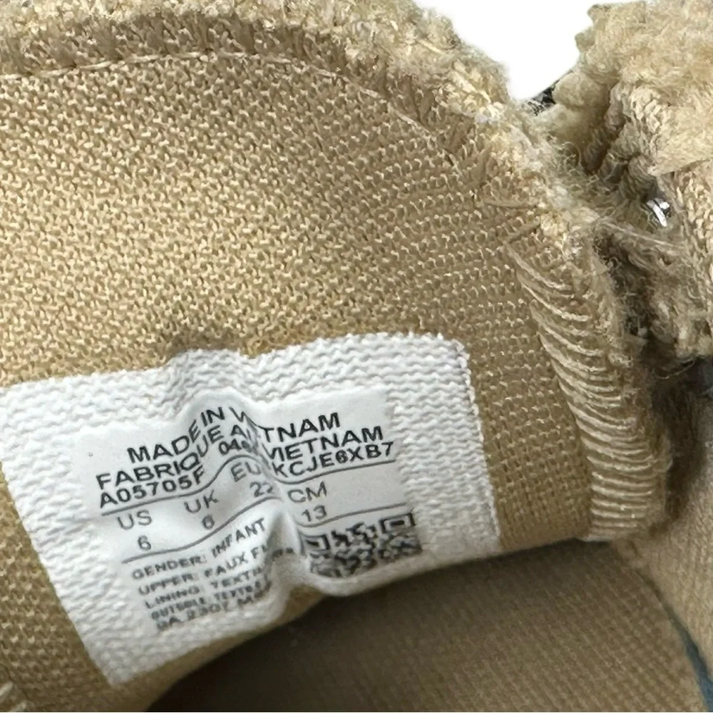 Converse‎ Teddy Bear Sneakers